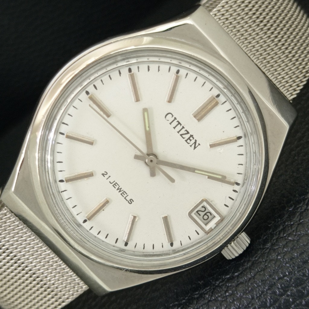 Vintage 1988 Citizen Manual Mens Silver Watch WDaydate  White Accents